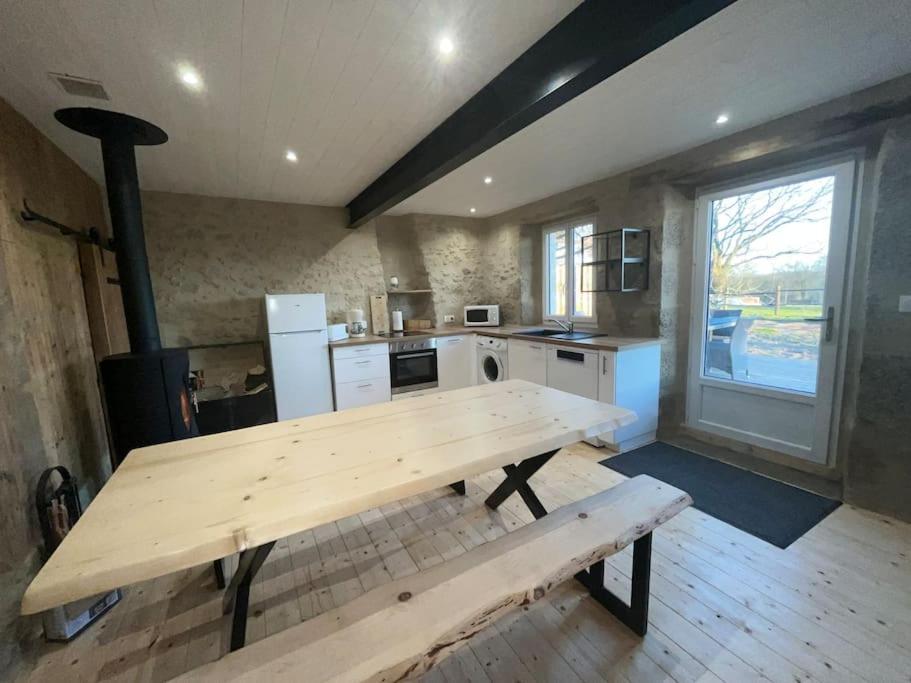 Loue Ancien Moulin A Vent Avec Piscine Et Jacuzzi Vila Neuvy-Bouin Exterior foto