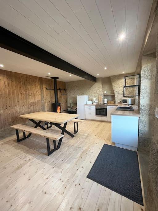Loue Ancien Moulin A Vent Avec Piscine Et Jacuzzi Vila Neuvy-Bouin Exterior foto